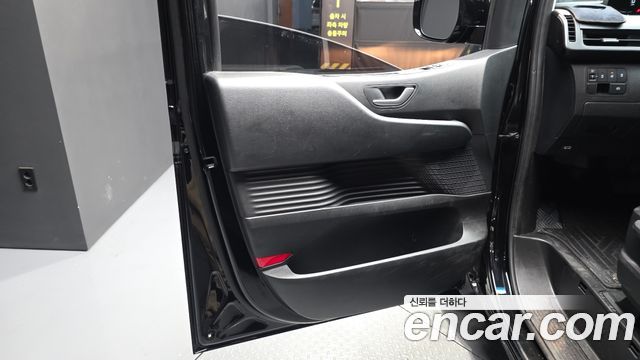 Hyundai Staria Cargo 3-Seater — photo 1 of 28