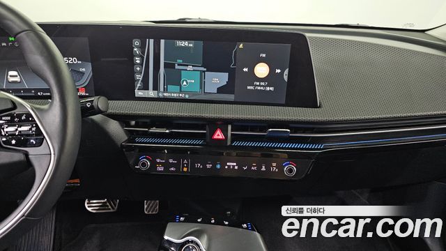 2021 Kia EV6 Long Range 4WD, photograph 3