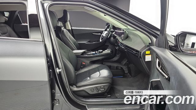 2021 Kia EV6 Long Range 4WD, photograph 4