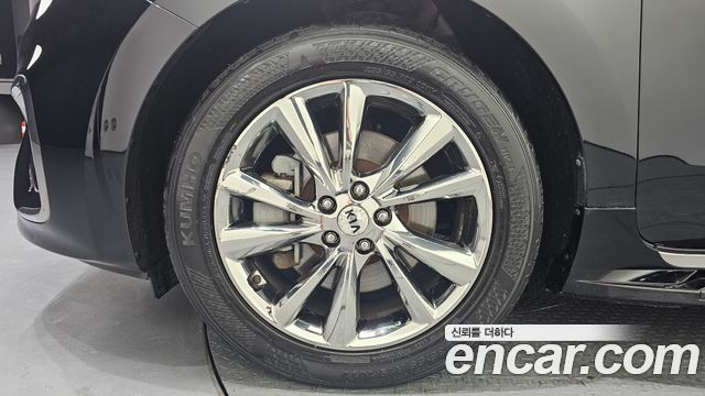 Kia Canival 9-Seater Prstige