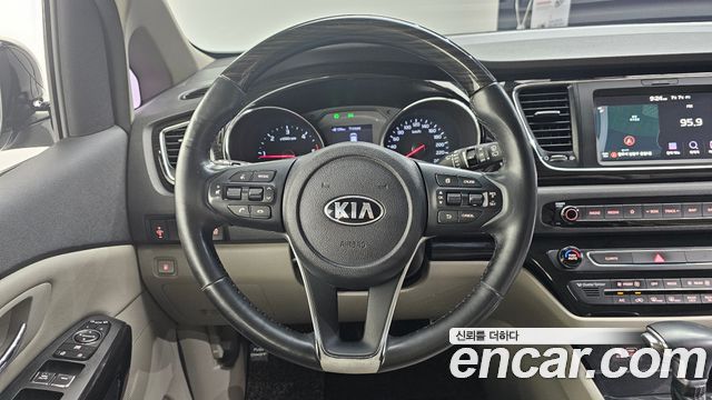 2018 Kia Canival 9-Seater Prstige, photograph 10