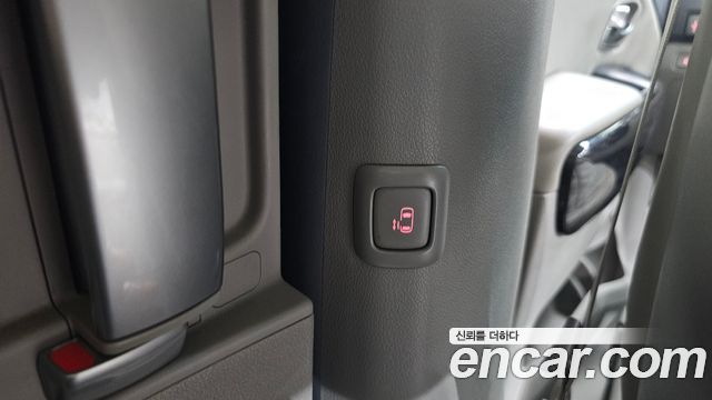 2018 Kia Canival 9-Seater Prstige, photograph 6