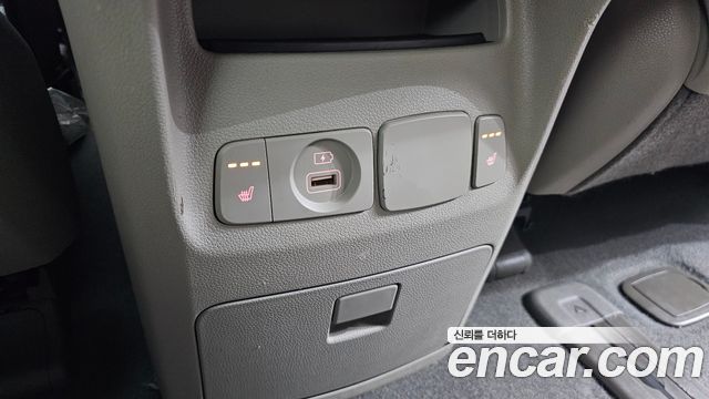 2018 Kia Canival 9-Seater Prstige, photograph 8