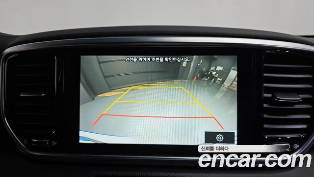 Kia Sportage Gasoline — photo 1 of 36