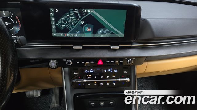 Kia Canival Diesel 9-Seater Prestige — photo 1 of 30