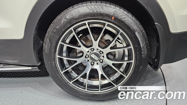 Hyundai Santafe Diesel(e-VGT) 2.0 2WD Premium — photo 1 of 32