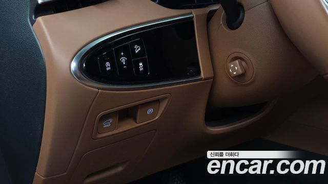 Genesis GV70 2.5T Gasoline 2WD — photo 1 of 32