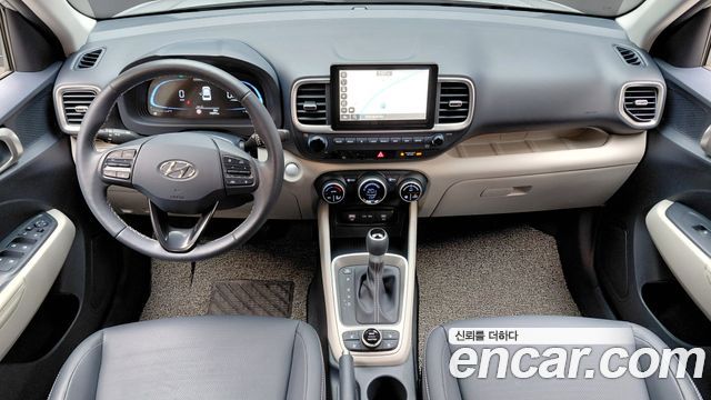 Hyundai Venue 1,6 Premium — photo 1 of 28