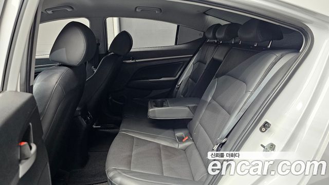 Hyundai AVANTE 1.6 GDI Modern — photo 1 of 30