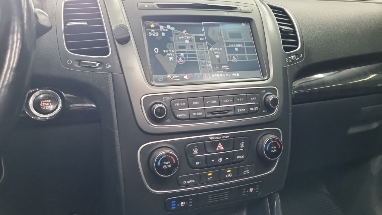Kia Sorento Diesel 2.0 2WD — photo 1 of 18