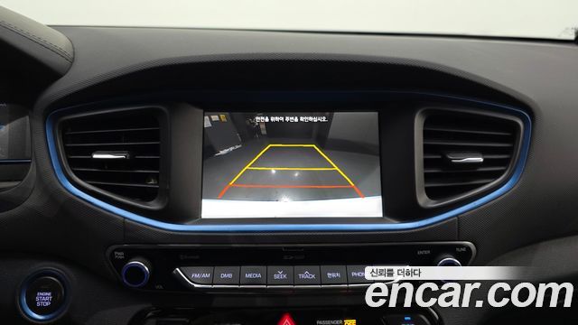 Hyundai Ioniq Q — photo 1 of 30