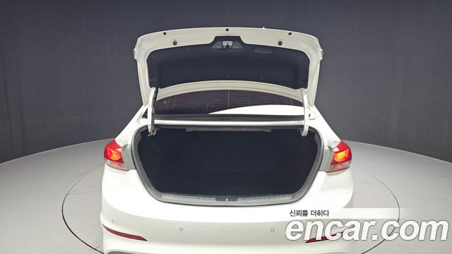 Hyundai AVANTE 1.6 GDI Value Plus — photo 1 of 31