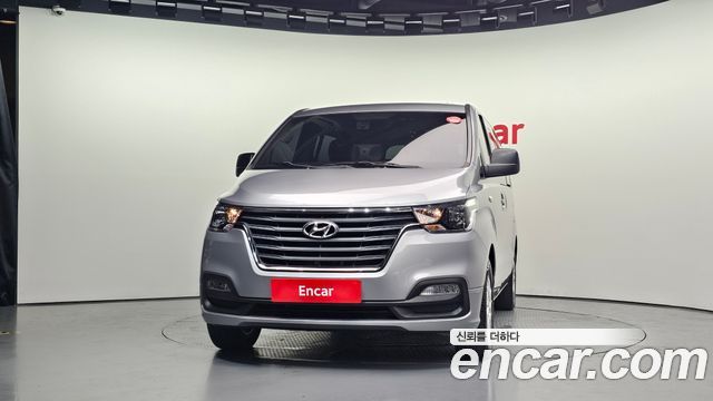 2020 Hyundai Starex Wagon 12-Seater, photograph 1