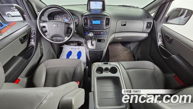 2020 Hyundai Starex Wagon 12-Seater, photograph 3