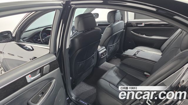 2013 Hyundai Genesis BH330 Premium, photograph 2
