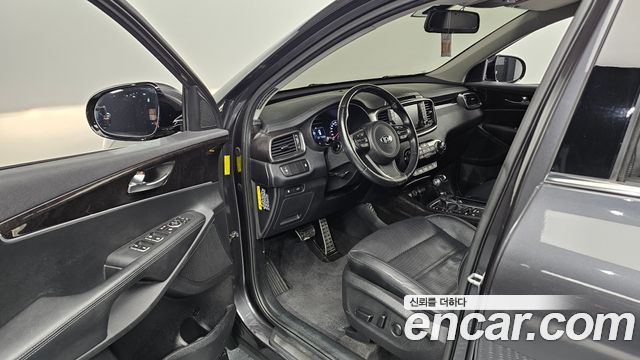 Kia Sorento Diesel 2.0 2WD — photo 1 of 33