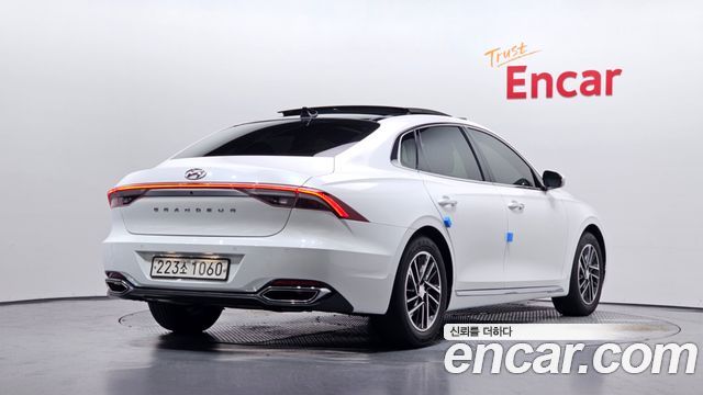 Hyundai Grandeur 2.5 — photo 1 of 32