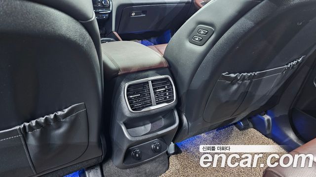 Hyundai Santafe Gasoline 2.0T 2WD — photo 1 of 33