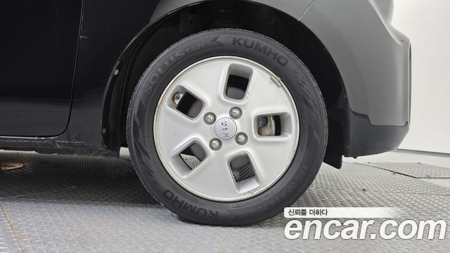 Kia RAY Luxury — photo 1 of 38