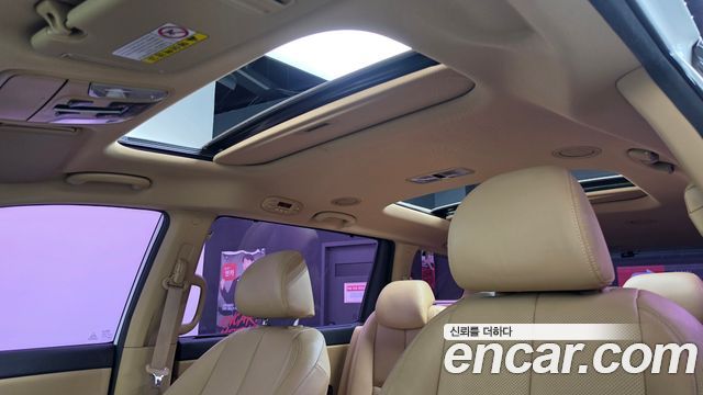 Kia Canival 9-Seater Noblesse Special — photo 1 of 37