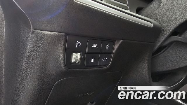 Hyundai Grandeur Premium Choice — photo 1 of 32