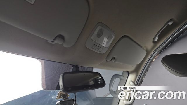 Hyundai Starex 5-Seater VAN — photo 1 of 20