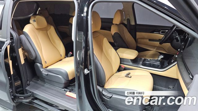2023 Kia Canival Diesel 9-Seater Prestige, photograph 3