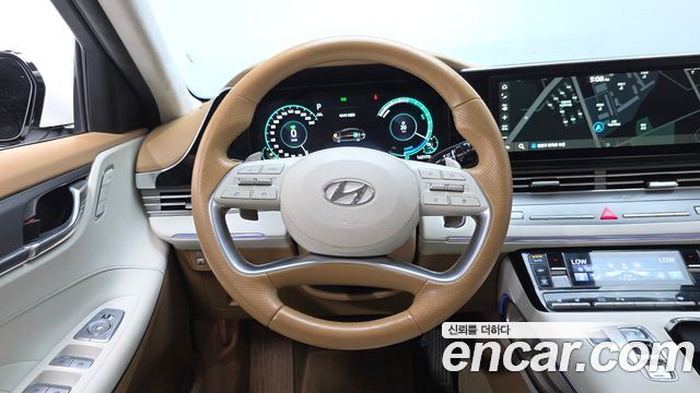 Hyundai Grandeur Calligraphy — photo 1 of 39