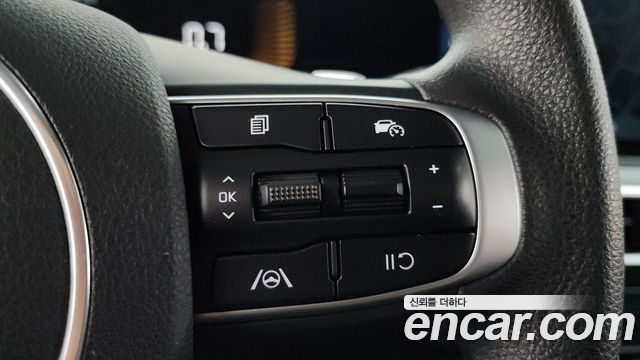 Kia K5 2.0 — photo 1 of 30