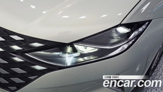 Hyundai Grandeur Calligraphy — photo 1 of 36