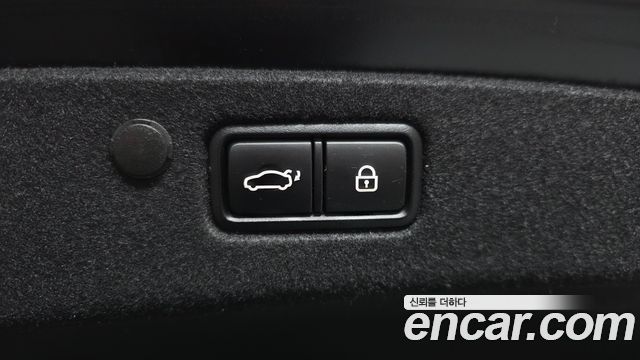 Hyundai Grandeur 3.0 LPi Rent Car — photo 1 of 39