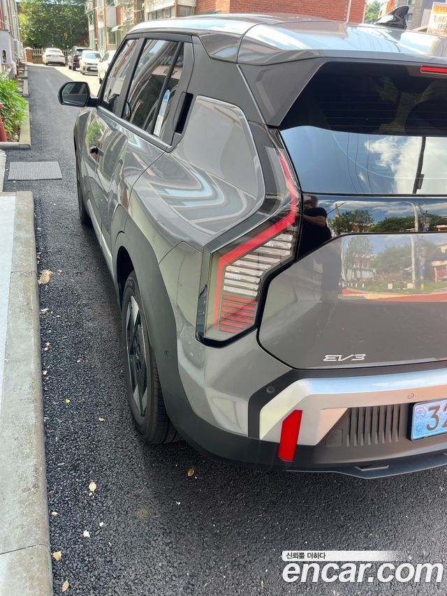 Kia EV3 Long Range 2WD — photo 1 of 15