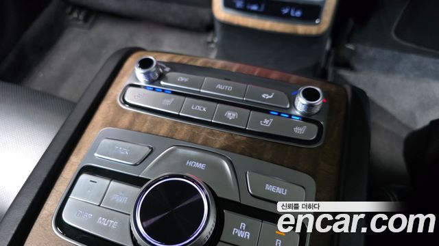Kia K9 3.8 GDI AWD — photo 1 of 40