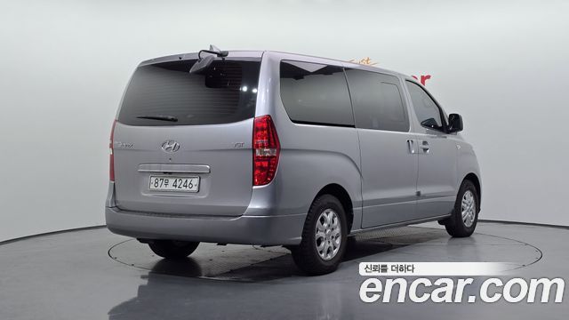 2018 Hyundai Starex Van 5-Seater, photograph 11