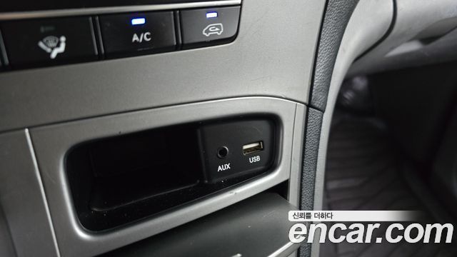 2018 Hyundai Starex Van 5-Seater, photograph 5