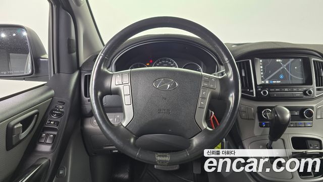 2018 Hyundai Starex Van 5-Seater, photograph 9