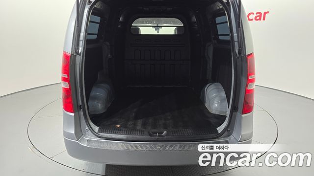2018 Hyundai Starex Van 5-Seater, photograph 10