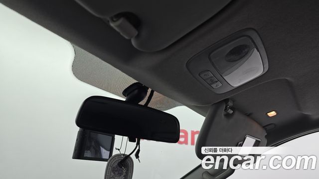 Hyundai Starex Van 5-Seater