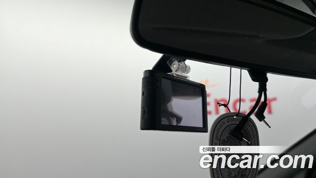 2018 Hyundai Starex Van 5-Seater, photograph 2