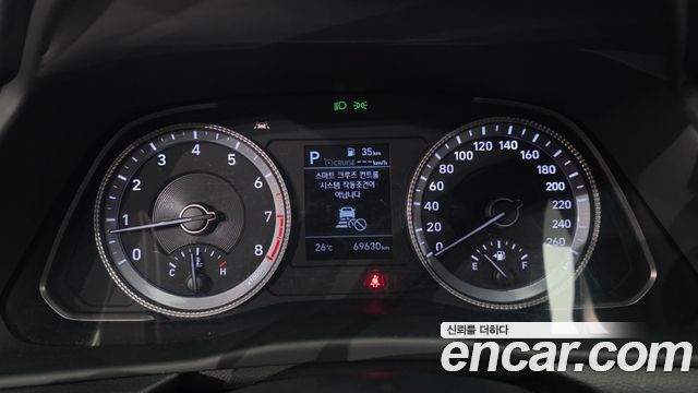 Hyundai Sonata 2.0 — photo 1 of 32