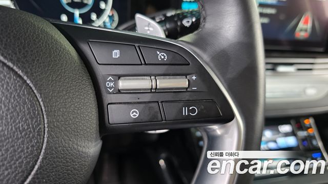 Hyundai Grandeur 2.5 — photo 1 of 33