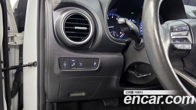 Hyundai Kona 1.6 Turbo 2WD — photo 1 of 31