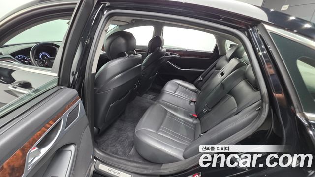 Hyundai Genesis G330 Premium AWD — photo 1 of 35