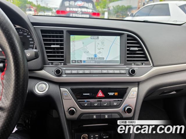 Hyundai AVANTE 1.6 GDI Value Plus — photo 1 of 19