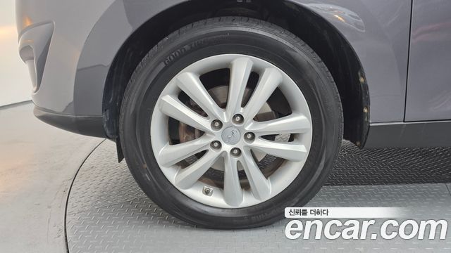 2013 Hyundai Tucson Diesel 2WD LMX20, photograph 2