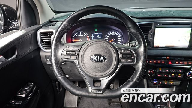 Kia Sportage Diesel 2WD Prestige — photo 1 of 32