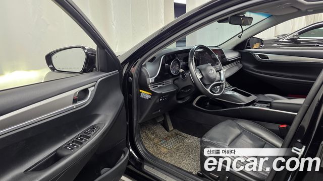 Hyundai Grandeur 2.5 — photo 1 of 35