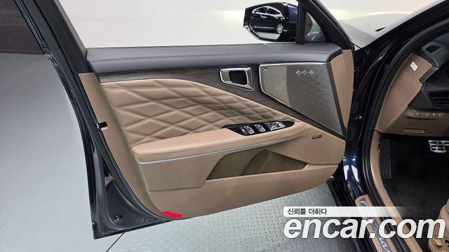 Kia K8 Signature Special — photo 1 of 33