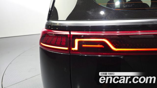 Kia Canival Diesel 9-Seater Noblesse — photo 1 of 31