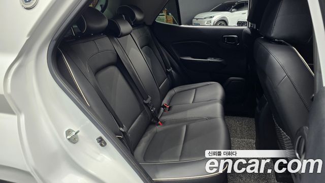 Hyundai Venue 1.6 Flux — photo 1 of 30